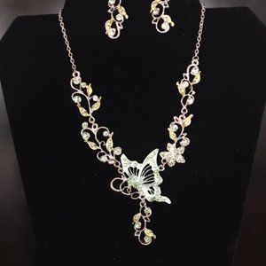 GORGES AUSTRIAN MINT GREEN CRYSTALS BUTTERFLY NECKLACE & EARRINGS SET, NEW